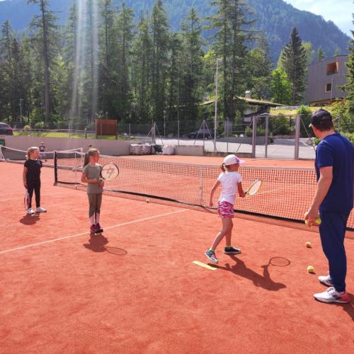 Tennisschnupperstunde mit Tennisschule Moitzi